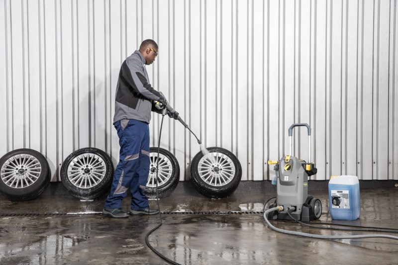 Мойка высокого давления KARCHER (HD 7/17 M *EU; 4700Вт; 175 бар; 700л/час; шланг 10м; 24кг)